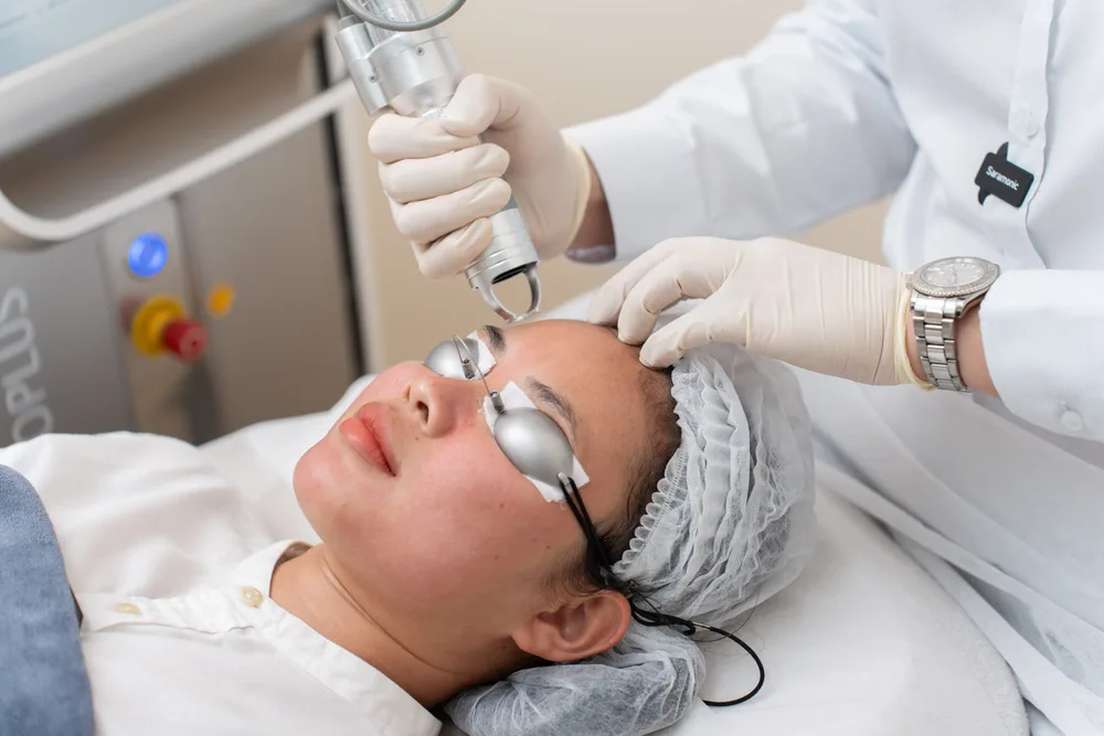 เลเซอร์ลดรอยแดงและรอยดำ — Groove Skin & Laser Clinic